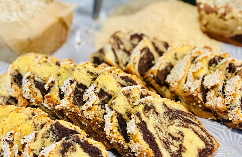 Tahini and chocolate marmar cake