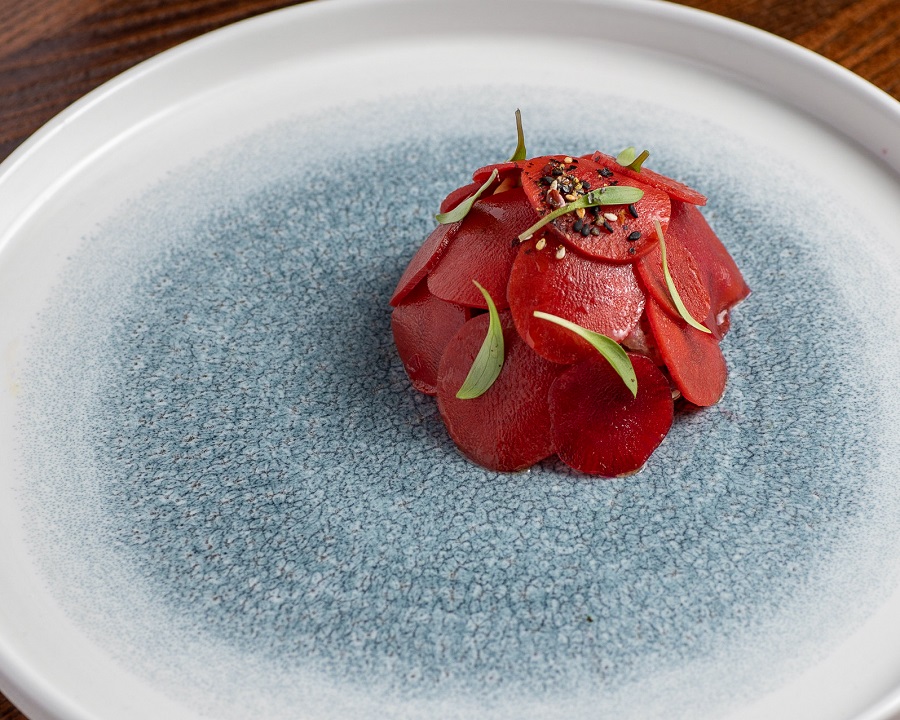 Tuna loin and avocado, with pickled carrots and soy dressing