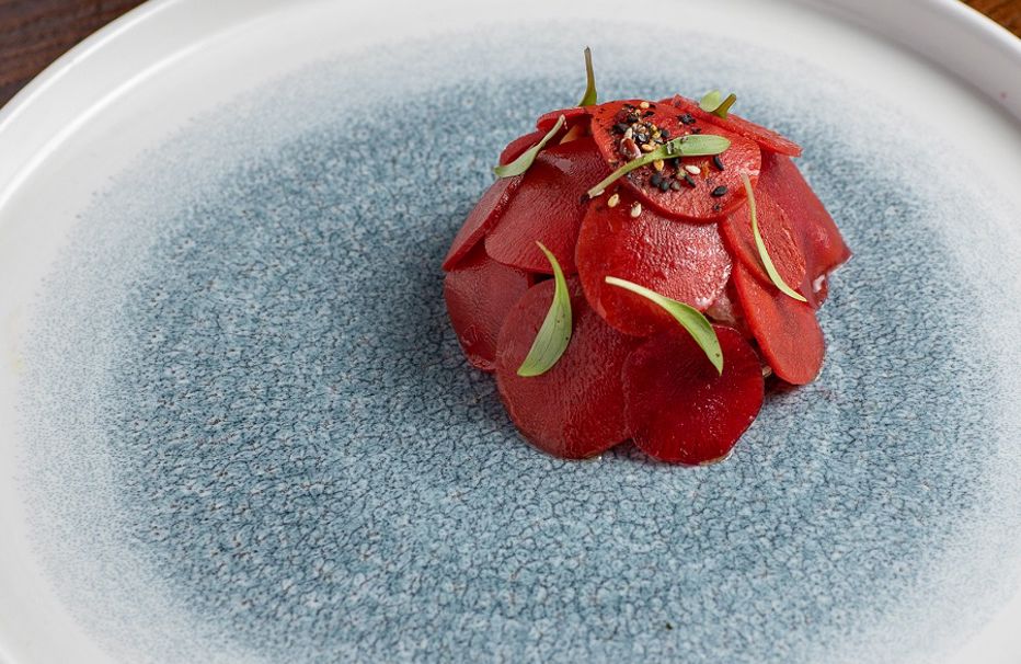 Tuna loin and avocado, with pickled carrots and soy dressing