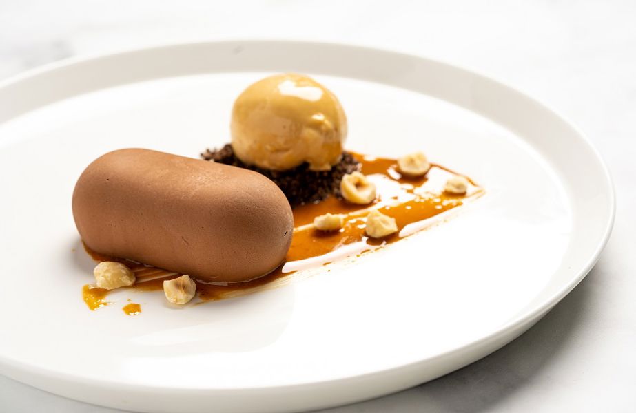 Chocolate mousse with praline and chocolate crumb