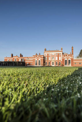hinxton-hall-conference-centre-hall-across-lawn.jpg