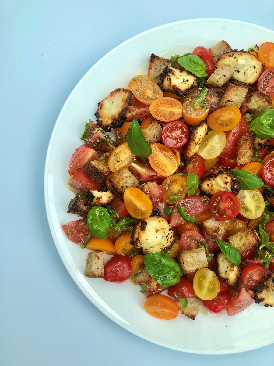 Tomato salad with roasted ricotta
