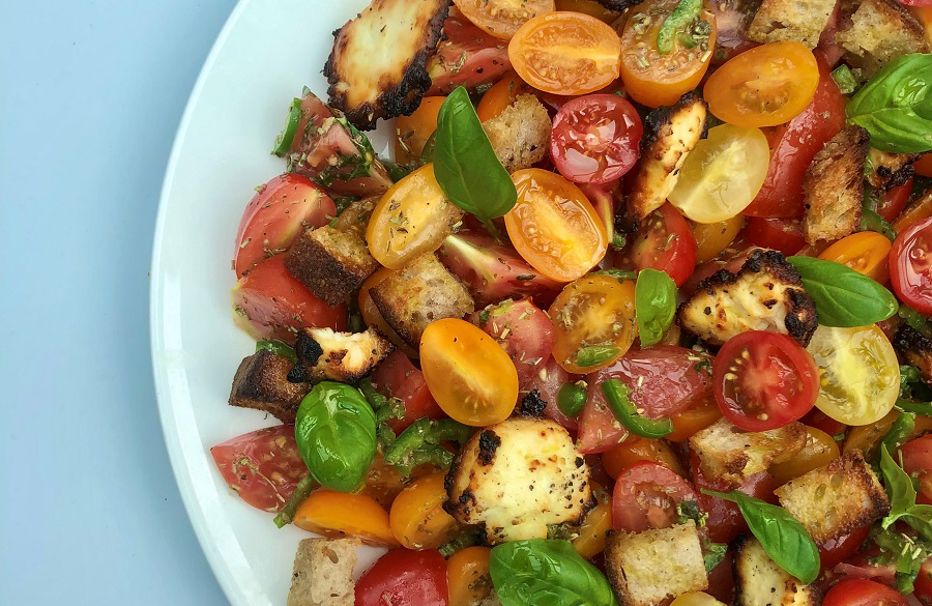 Tomato salad with roasted ricotta
