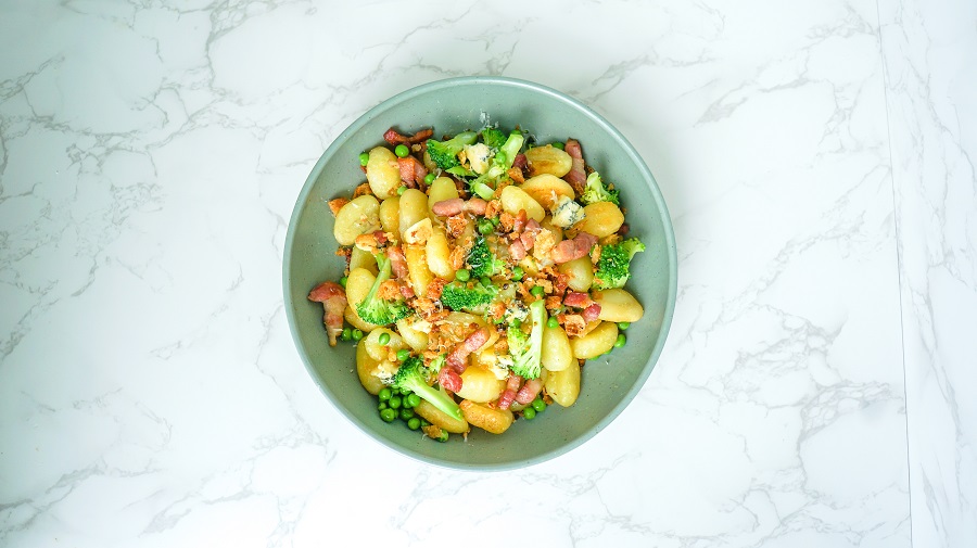 Gnocchi with broccoli, peas, pancetta and blue cheese